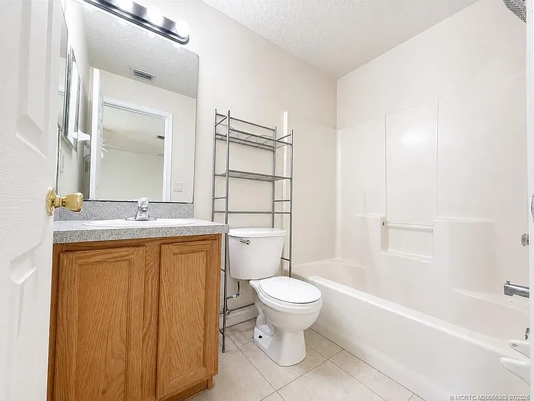 756 SE Lansdowne Ave — Photo 22