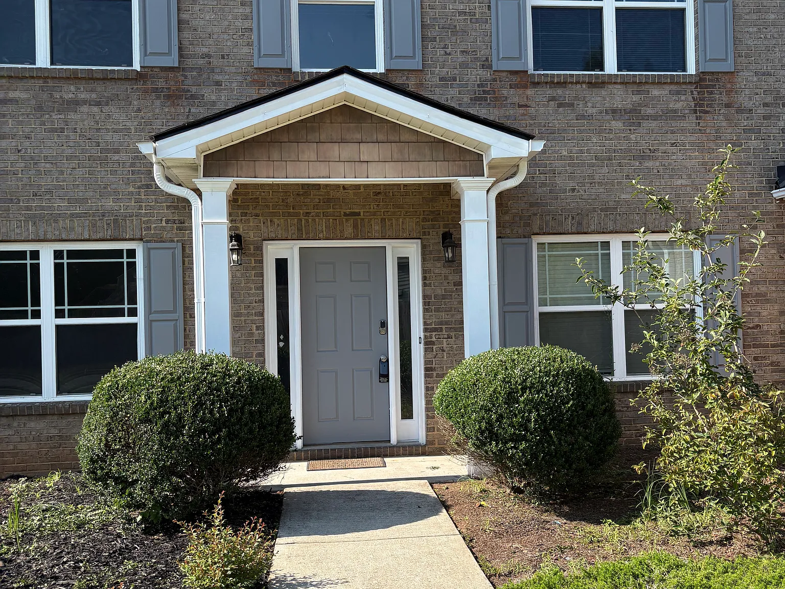 5 bed, 3464 sqft, $2,500 — Photo 4