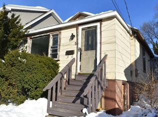 5 Hudson Ct, Watervliet, NY 12189