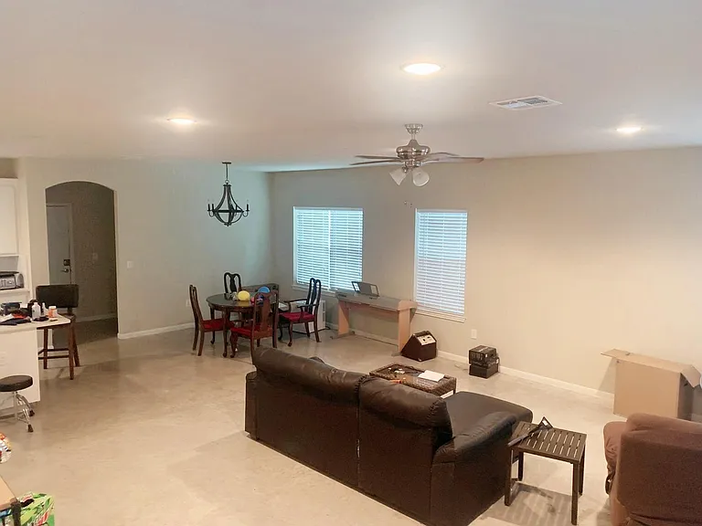 212 Munro St — Photo 17