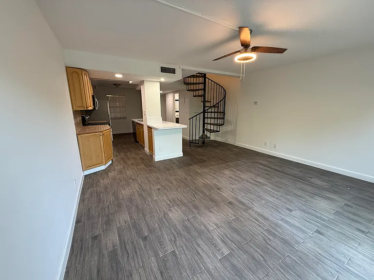 640 Tennis Club Dr #307 — Photo 2