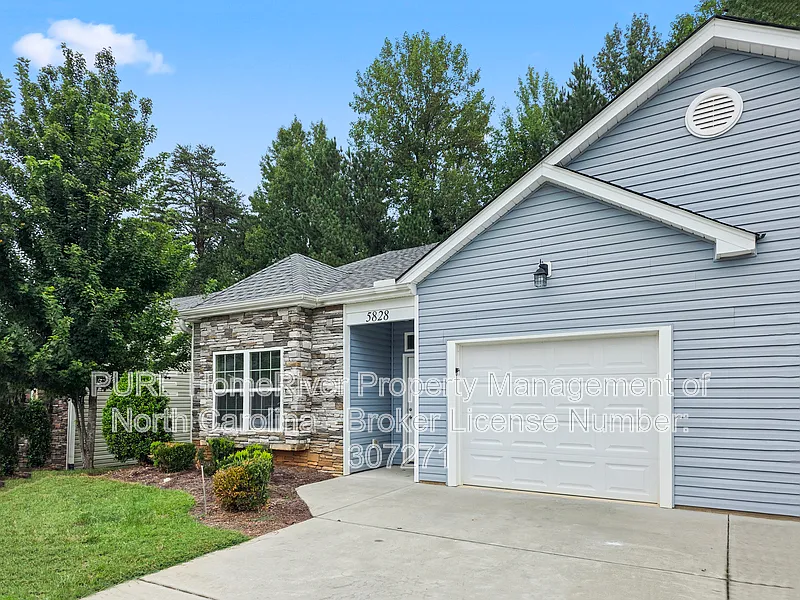 Village Glen — Photo 2