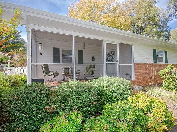 2nd image of 653 Valley Dr