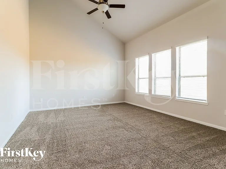 14705 Country Club Dr — Photo 3
