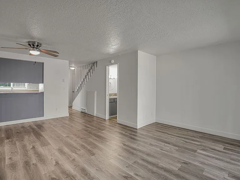 11900 SW Allen Blvd — Photo 23