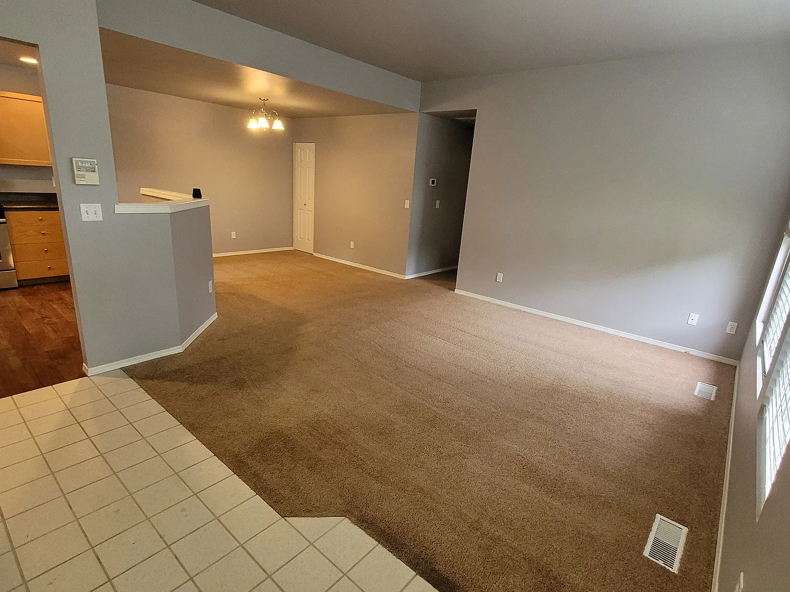 2 bed, 992 sqft, $2,000 — Photo 4
