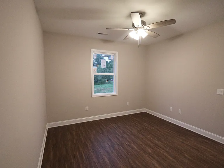 612 Vang Ct #612 — Photo 5