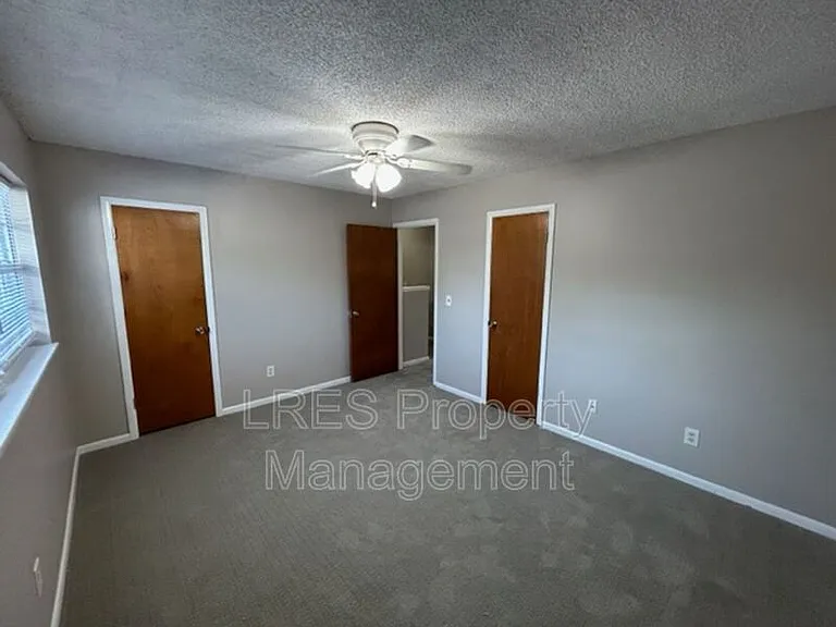 816 W 25th St — Photo 22