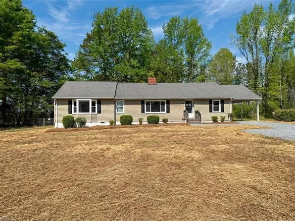 20310 Ivor Rd, Courtland, VA 23837