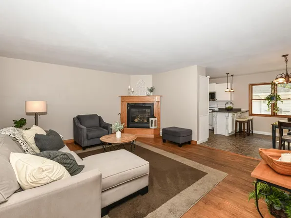 16151 West Top-O-HIll DRIVE, New Berlin, WI 53151