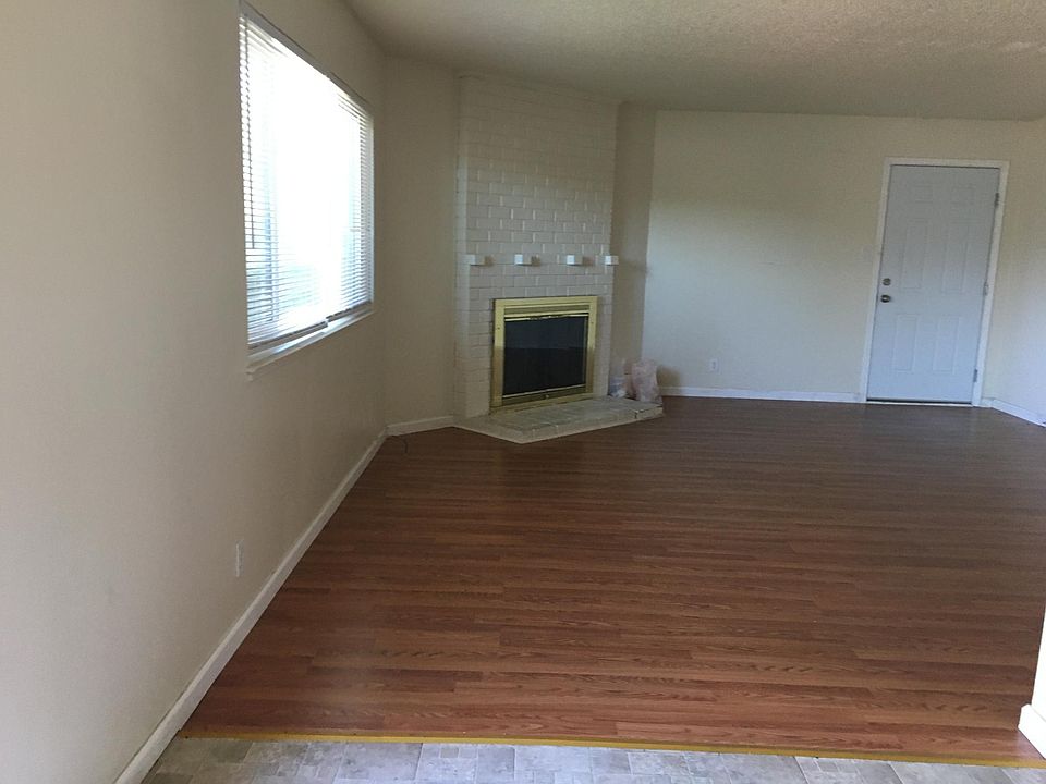 1st image of 634 Arbutus Ave #1