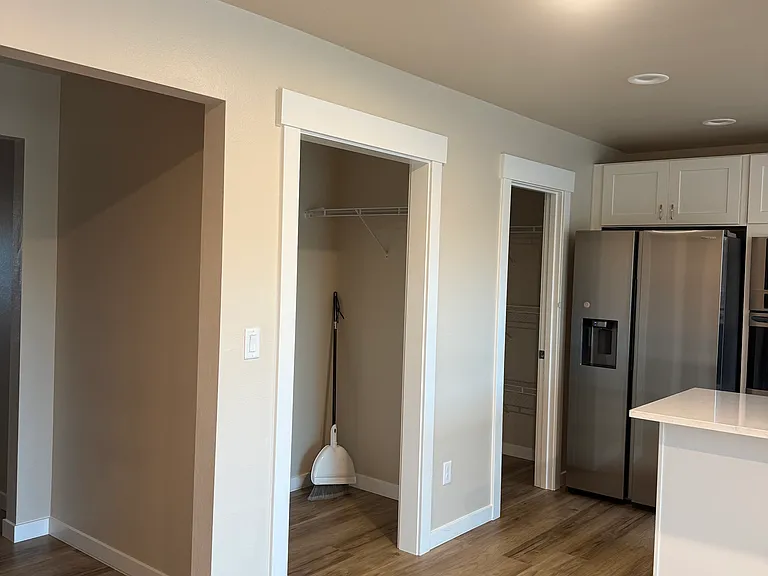911 W Ted Yao Way #A — Photo 18