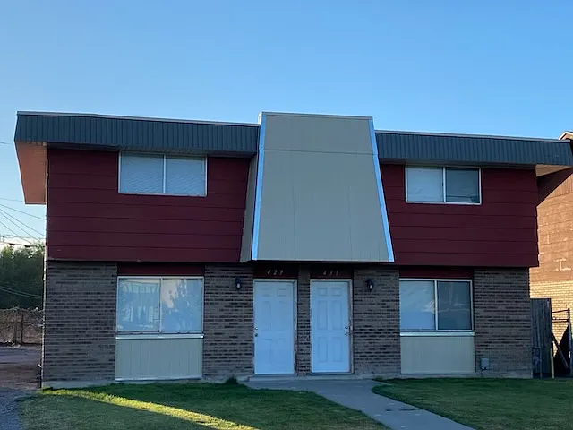 2 bed, 1.5 bath, 1050 sqft, $1,300 — Photo 1