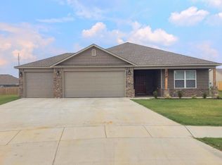 1640 Hermitage Ct, Centerton, AR 72719
