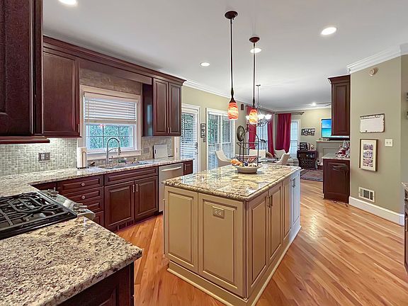 4th image of 3521 Knollhaven Dr