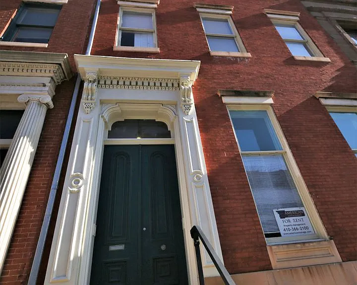 717 Washington Pl — Photo 2