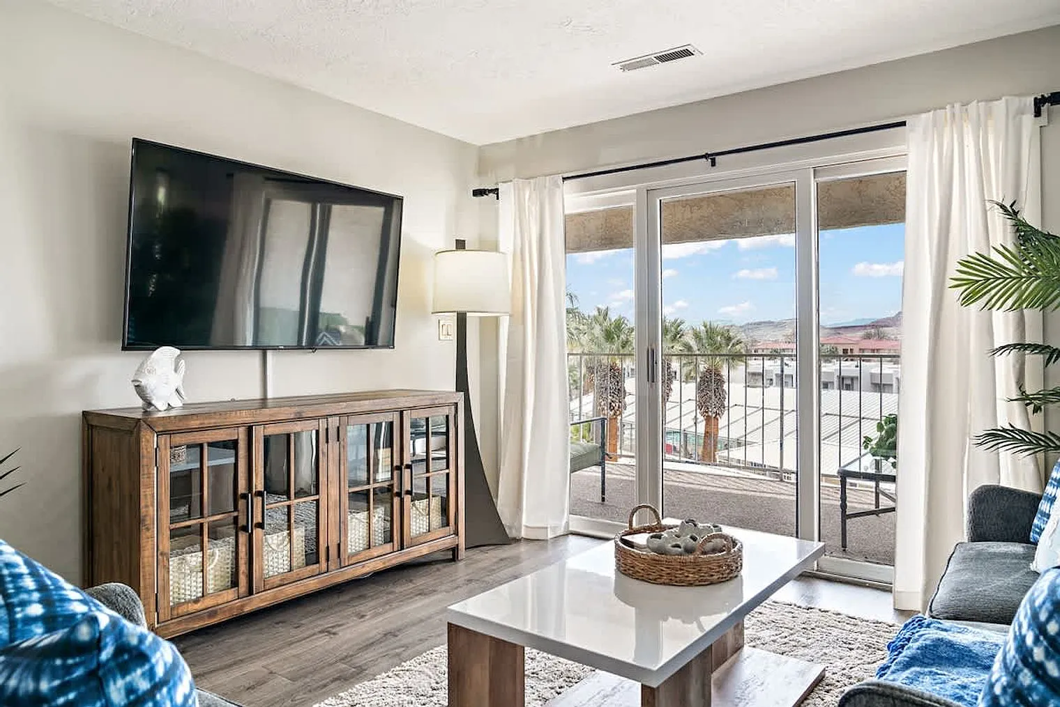3 bed, 2.0 bath, 1743 sqft, $4,968 — Photo 3