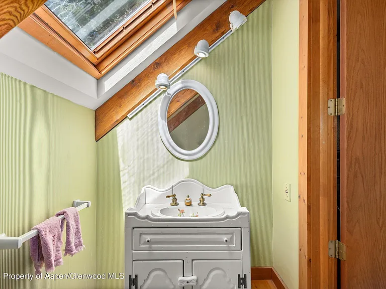 927 Red Mountain Rd — Photo 27