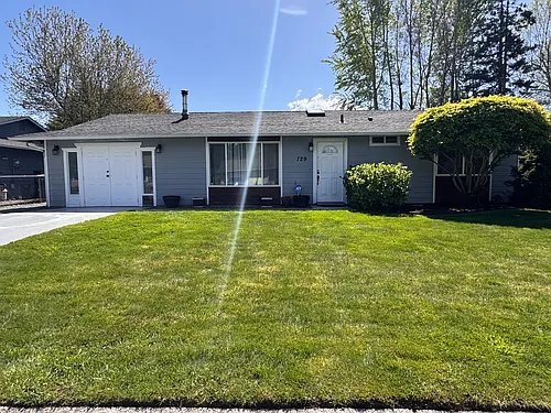 729 2nd Ave NE Photo 1