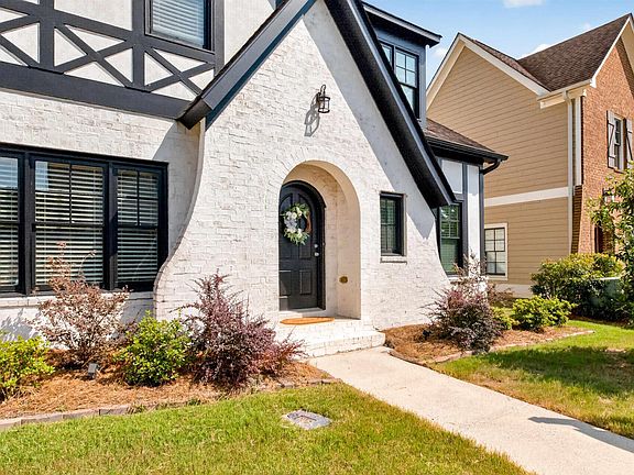 2nd image of 5008 Hawthorne Pl