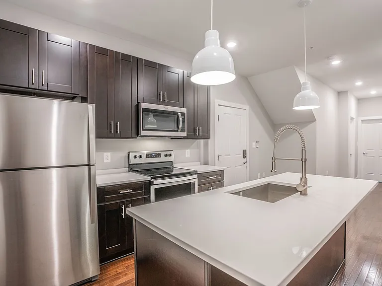 310 E Lanvale St — Photo 24