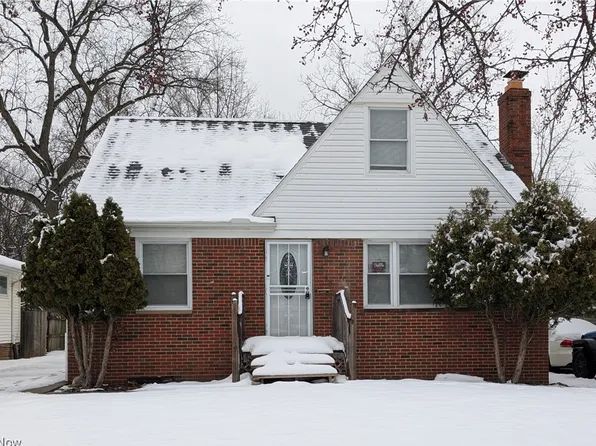 16401 Home St, Maple Heights, OH 44137