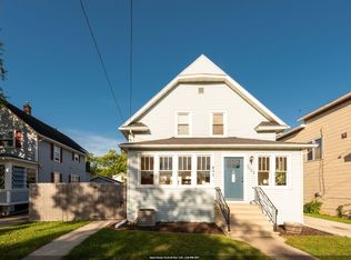 1033 N Sawyer St, Oshkosh, WI 54902