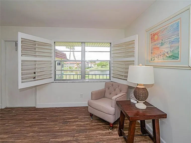 76 Royal Oak Dr #205 — Photo 8