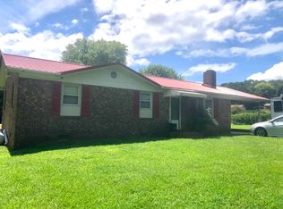 160 Lakeview Dr, Cowpens, SC 29330