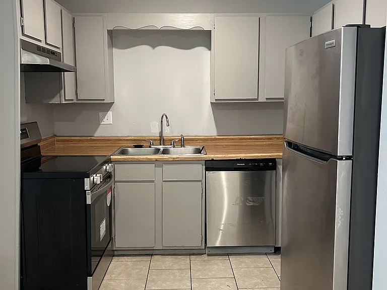 174 Brooke Lynn Dr #D — Photo 2