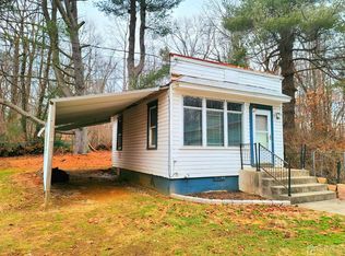 302 Schoolhouse Rd #B, Monroe Township, NJ 08831
