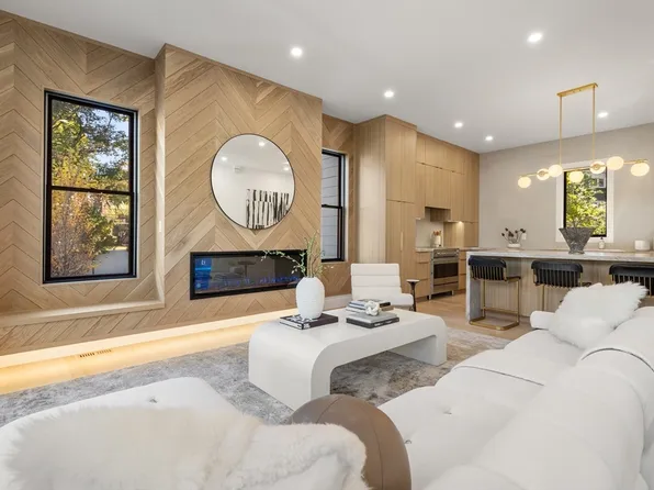 180 Hunnewell Ave #A, Newton, MA 02458