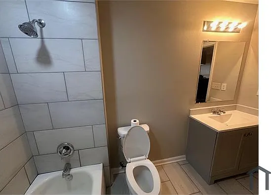 2719 Lake Henrietta St — Photo 4