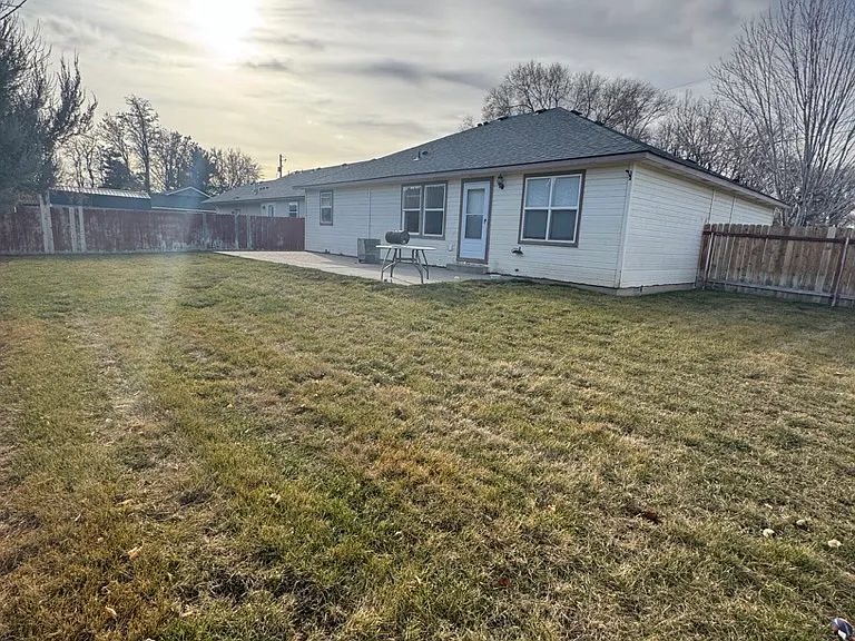 1110 SW Isaac Ln — Photo 26