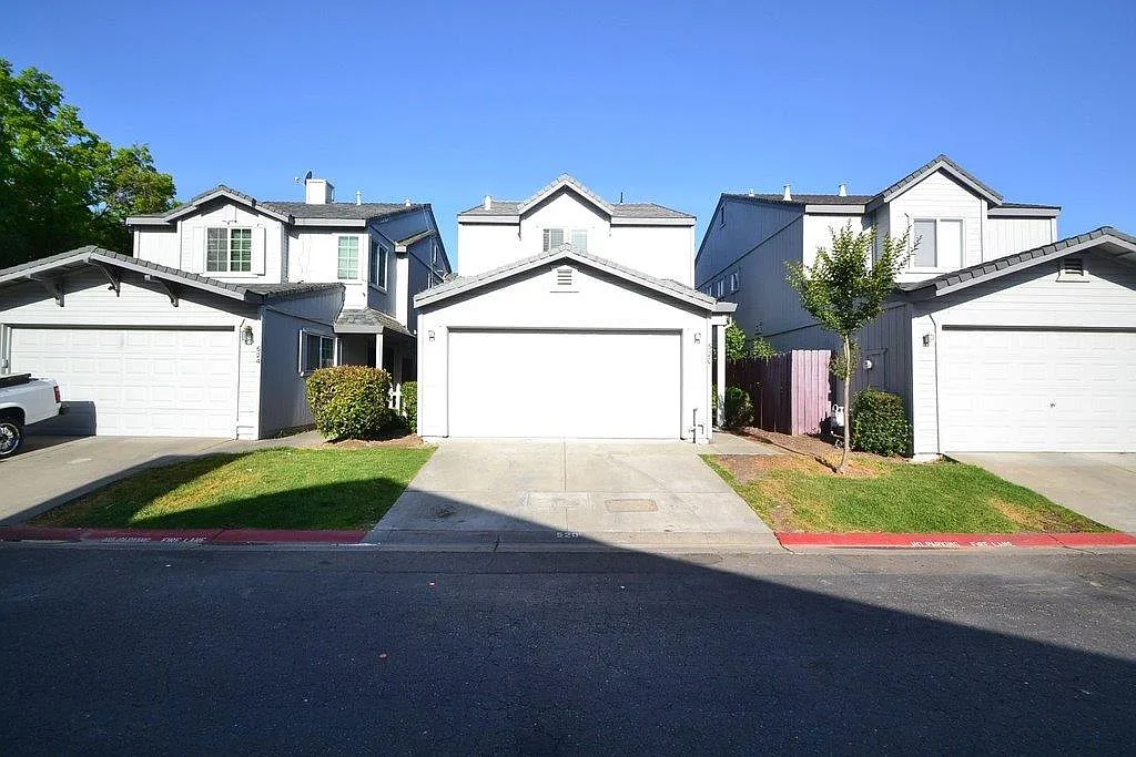 520 Samuel Way photo 1
