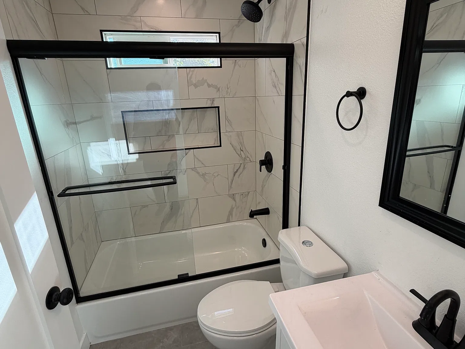 2 bed, 800 sqft, $2,395 — Photo 2