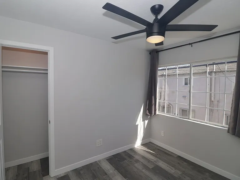 4239 Swift Ave — Photo 15
