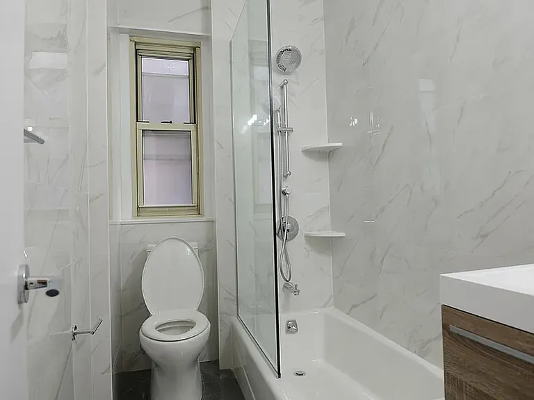 210 W 19th St #6G — Photo 7