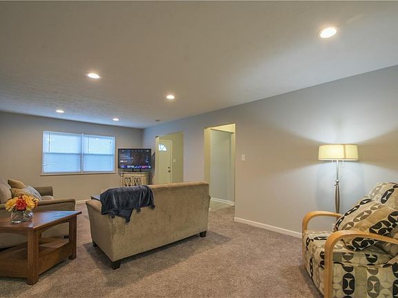 4th image of 8005 Swallow Dr