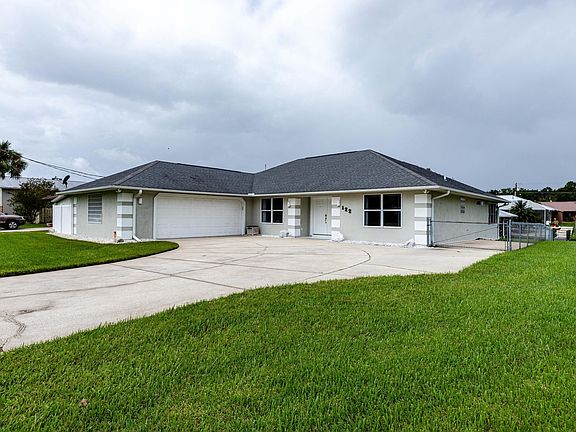 2nd image of 122 Palm Trl