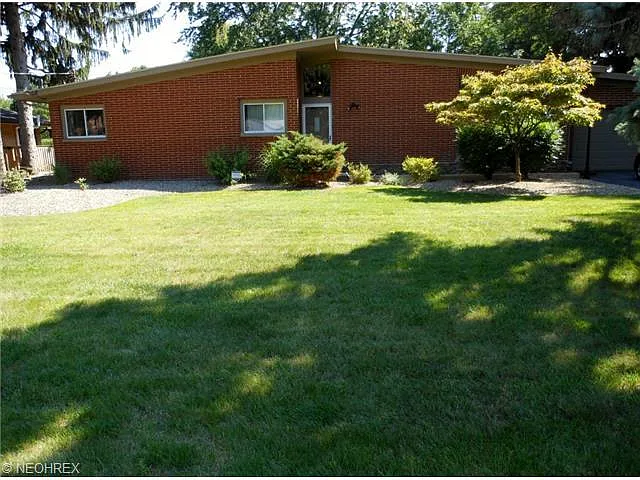 24483 Westwood Rd photo 1