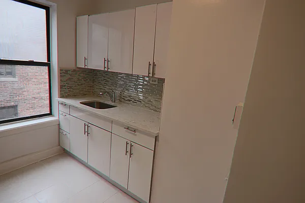 Rented by PMG Real Estate  | media 12