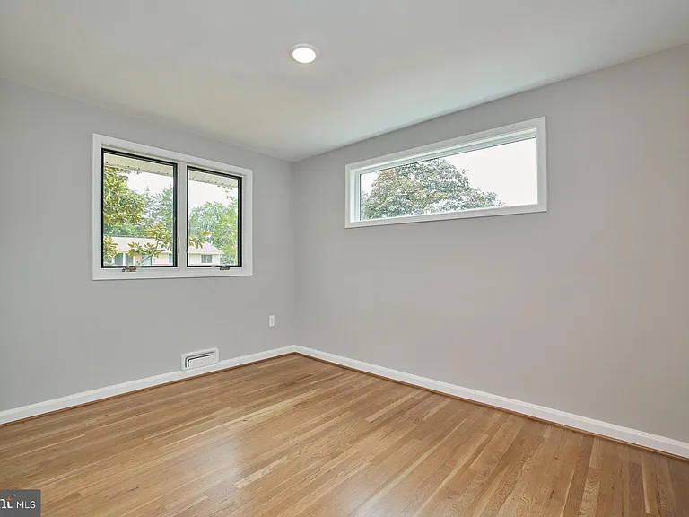 2123 N Early St — Photo 22