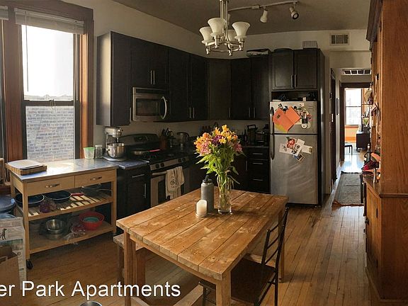 5th image of 2440 W Walton St #9889222