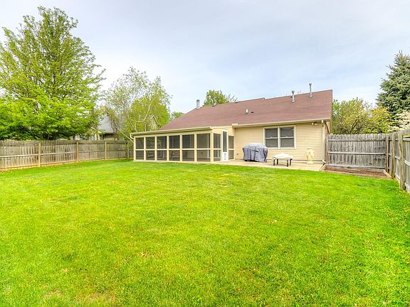 4th image of 3093 Glenwood Dr