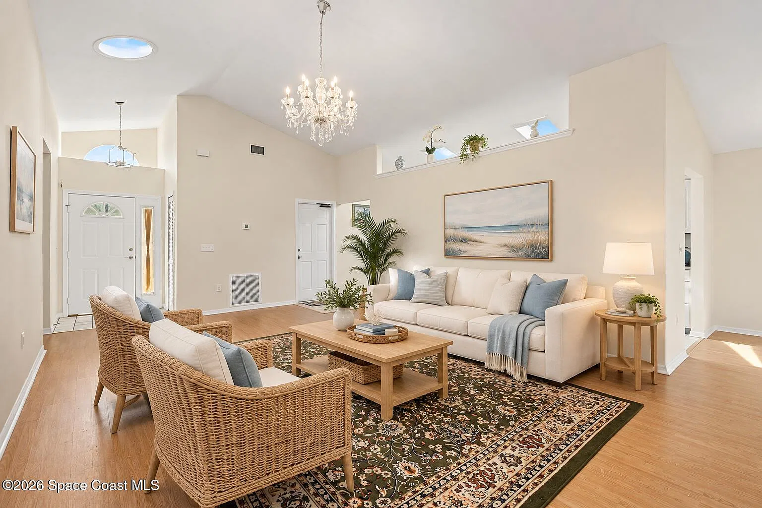 3 bed, 2.0 bath, 1482 sqft, $2,100 — Photo 4