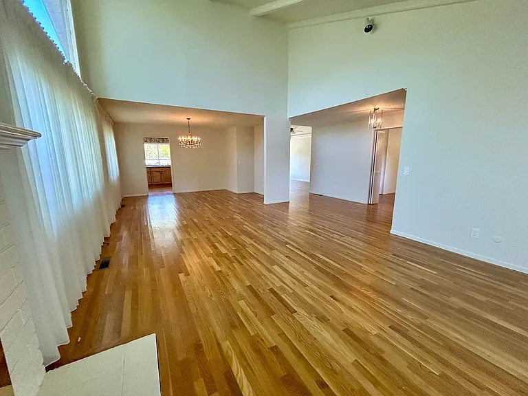 266 Valley Oaks Dr — Photo 5