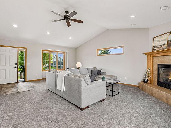 3rd image of 4021 Jason Ave NE