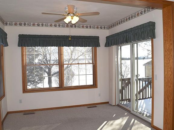 5th image of 901 Prairie Oak Dr