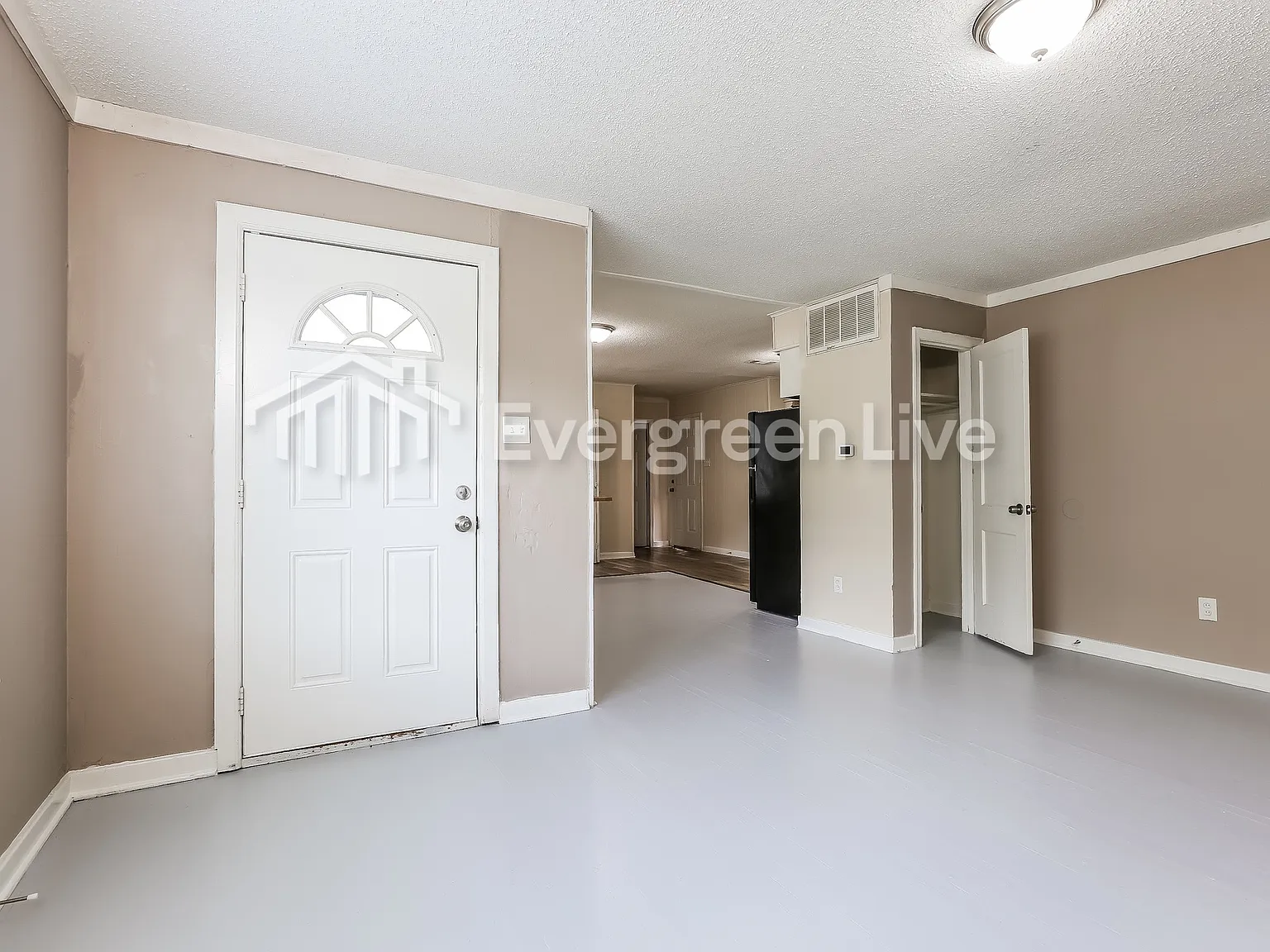 3 bed, 1.0 bath, 1024 sqft, $995 — Photo 4